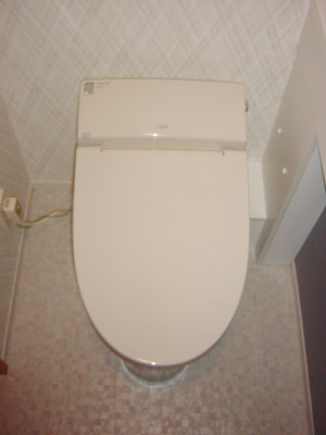 LIXIL　サティスＳタイプ手洗いカウンター付きに交換